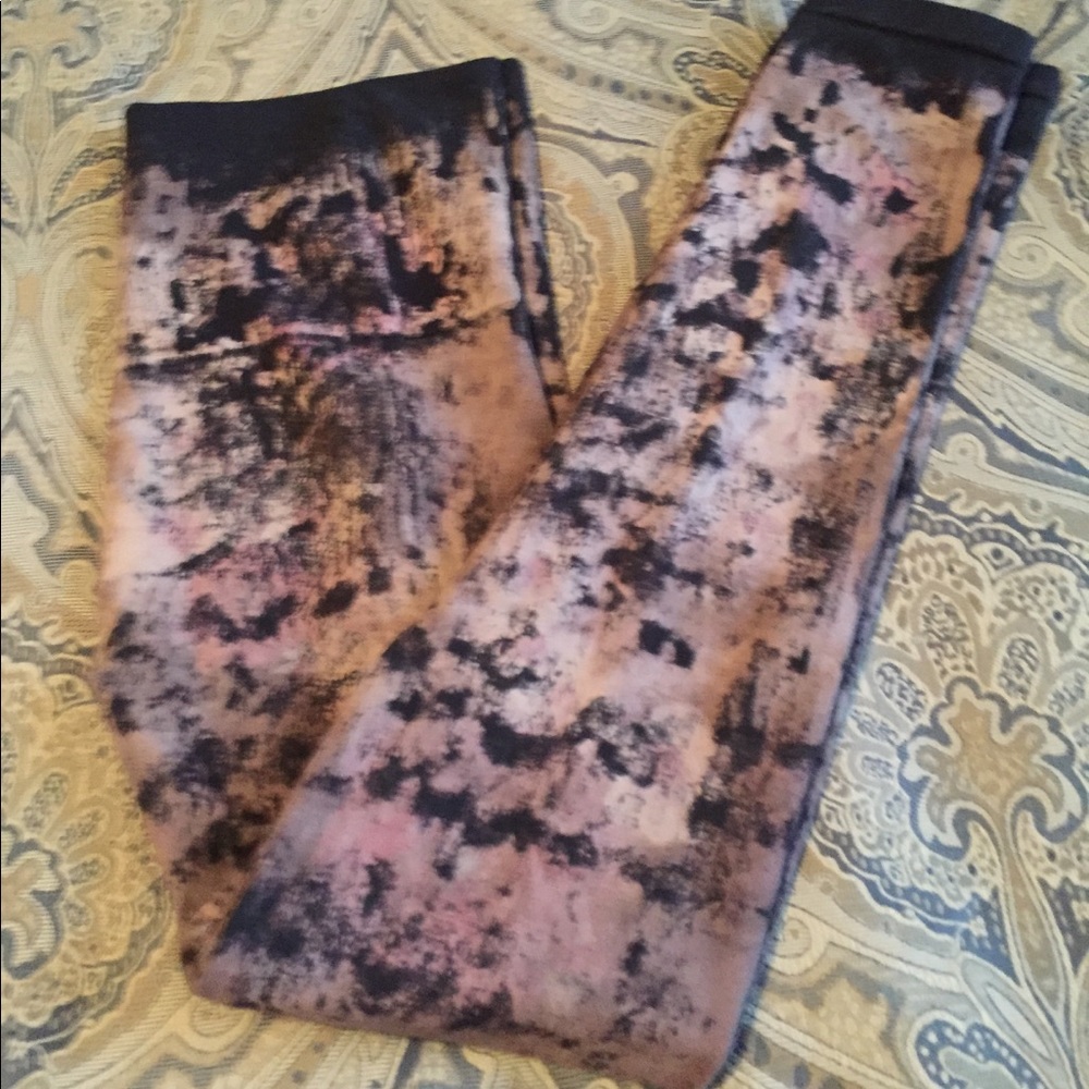 Leggings thick waste band  really holds you in